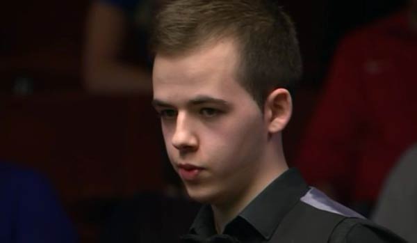 他台球更加 他台球更加